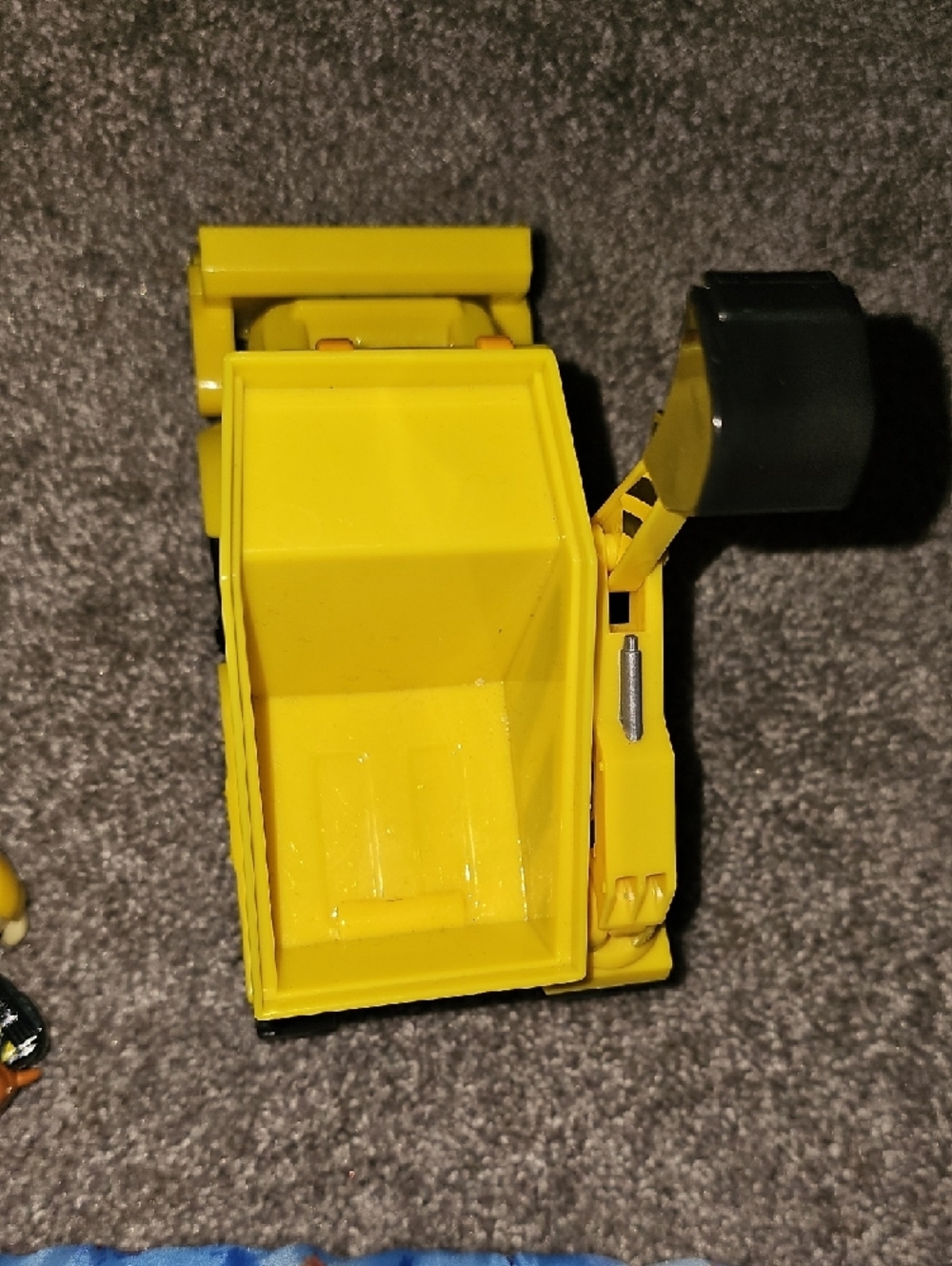 K3🔹️Paw Patrol Yellow Construction Dump Truck with Brown/Yellow Rubble Figure - Picture 4 of 5